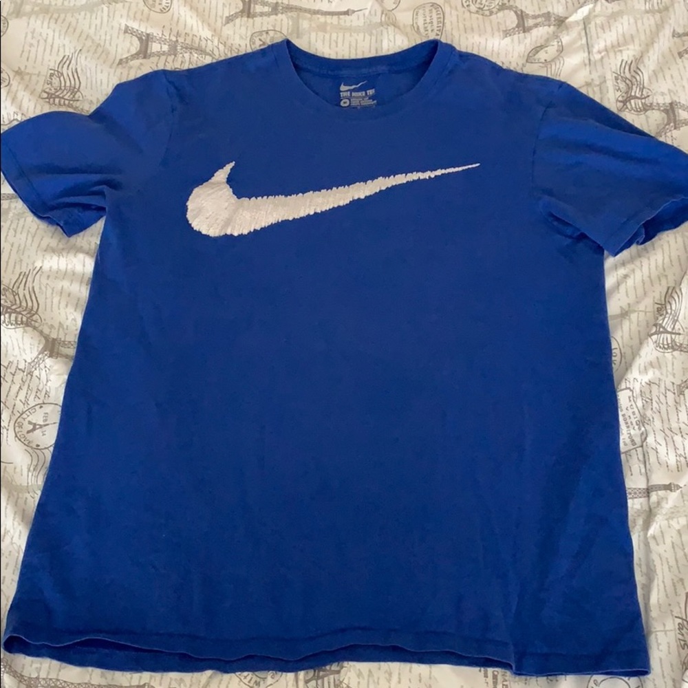 Men’s nike t-shirt